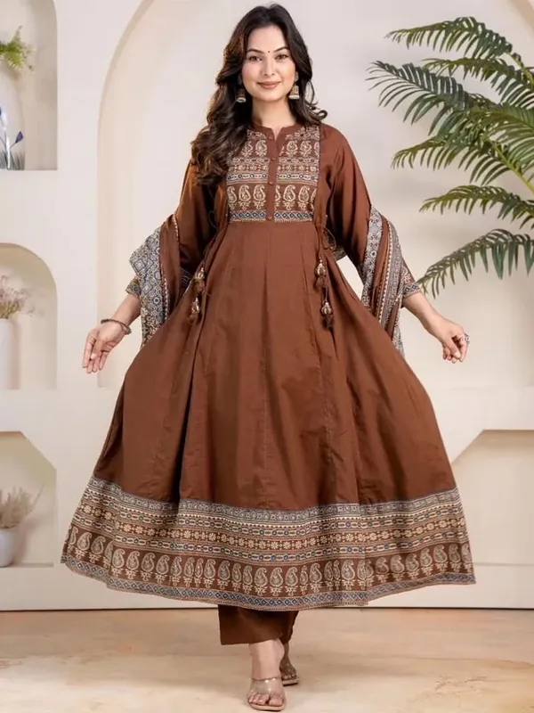 Women's_Premium_Cotton_Flared_Kurta_Pant_&_Printed_Malmal_Dupatta_Set
