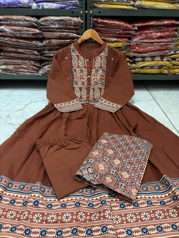Women's_Premium_Cotton_Flared_Kurta_Pant_&_Printed_Malmal_Dupatta_Set