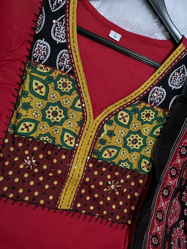 Women_Printed_Cotton_Kurta_Pant_Dupatta_Set