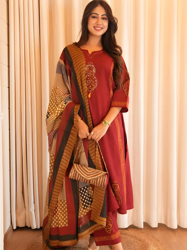 Pure_Cotton_A-Line_Kurta_Set_with_Handcrafted_Neck_Work_—_chic_Three-Piece_Ensemble_with_Cotton_Dupatta_and_Pants