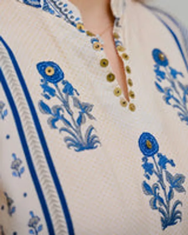 Women's_Ivory_Blue_Pure_Crepe_Floral_Printed_Co-Ord_Set_with_Inner