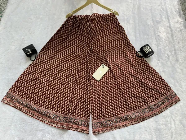 Women's_Premium_Cotton_Printed_Gopi_Kurti_Sharara_&_Malmal_Dupatta_Set