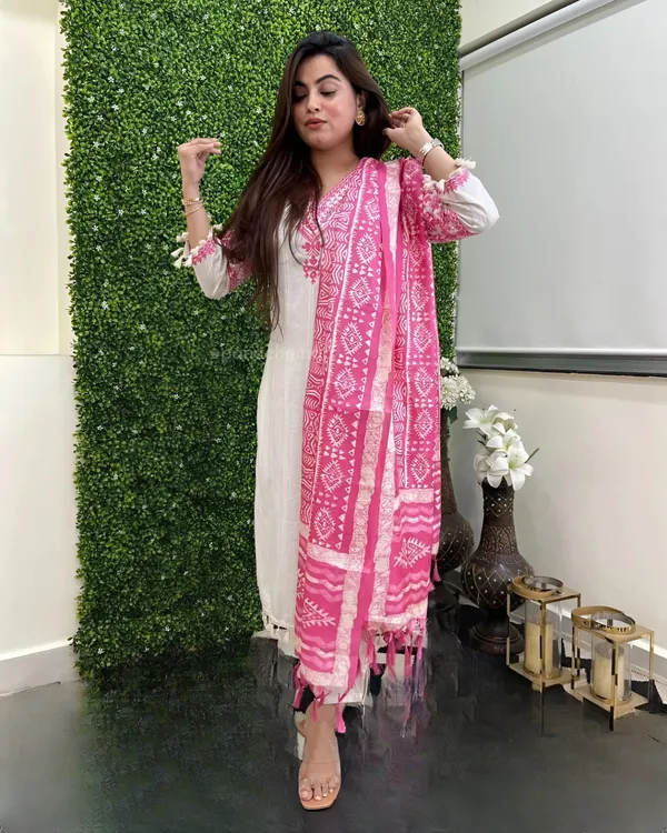 Pink_Pure_Katha_Cotton_Kurti_Set_With_Exquisite_Embroidery_&_Silk_Dupatta