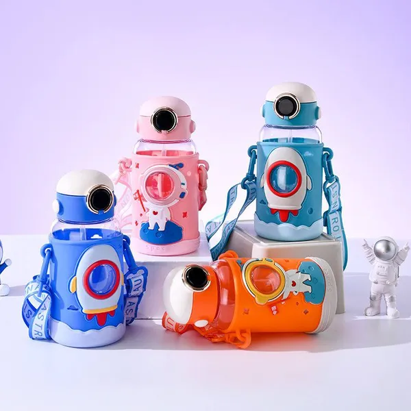 Multicolor_Astronaut_High-Quality_Water_Bottle_Bpa-Free,_Leakproof,_Durable_Water_Bottle_For_Kids,_Space-Themed_Design,_600Ml
