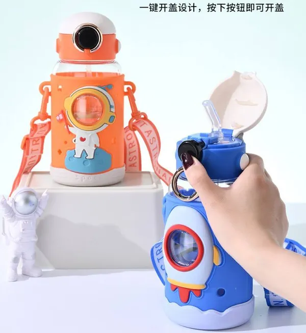 Multicolor_Astronaut_High-Quality_Water_Bottle_Bpa-Free,_Leakproof,_Durable_Water_Bottle_For_Kids,_Space-Themed_Design,_600Ml