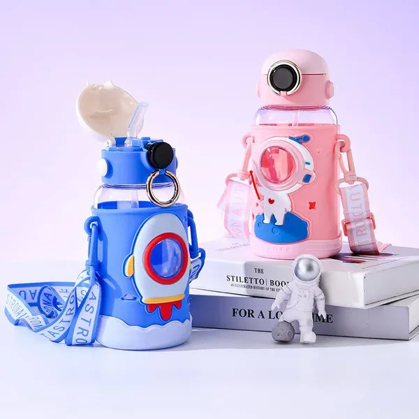 Multicolor_Astronaut_High-Quality_Water_Bottle_Bpa-Free,_Leakproof,_Durable_Water_Bottle_For_Kids,_Space-Themed_Design,_600Ml