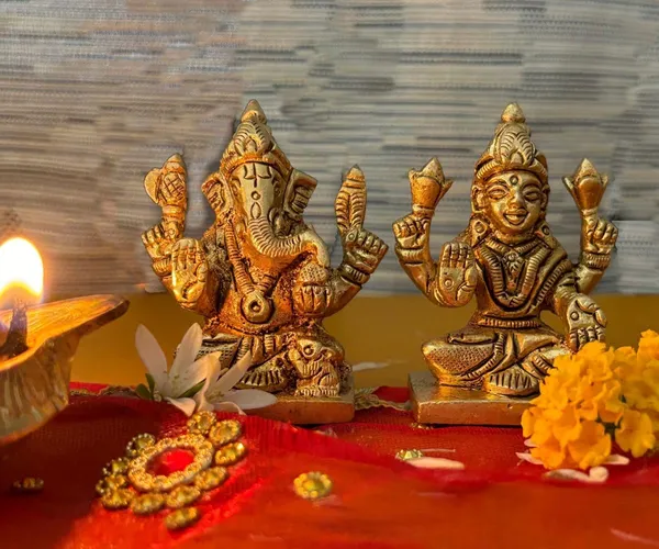 Brass_Ganesha_Laxmi_Idol_|_For_Home_Decoration