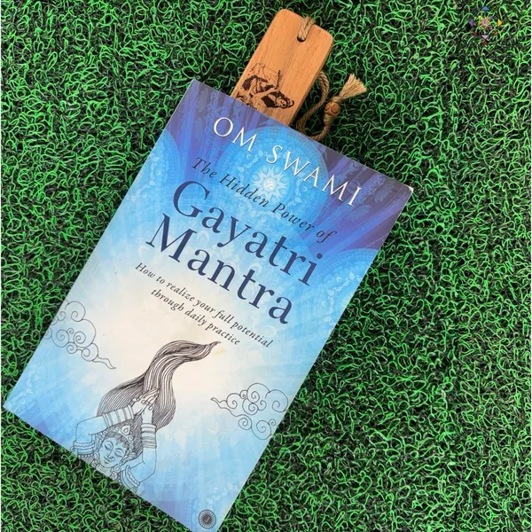 Set_of_2_Hare_Ram_Mantra_Engraved_Wooden_Bookmark