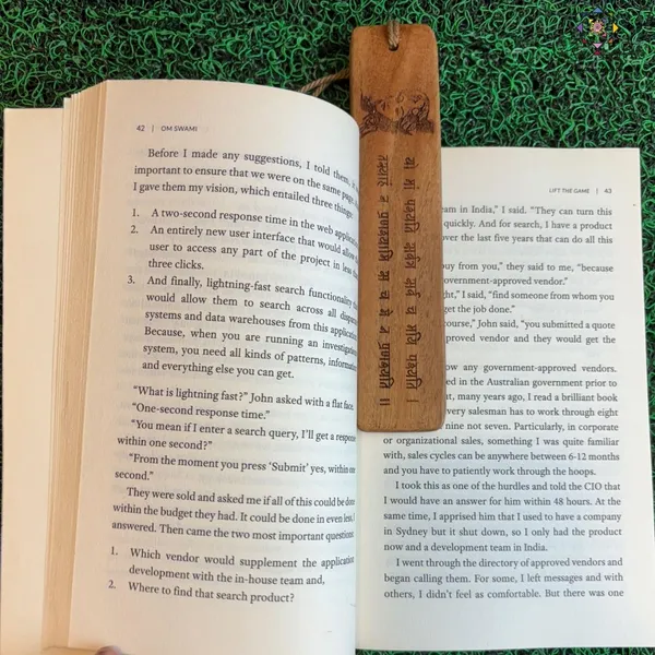 Set_of_2_Krishna_Mantra_Engraved_Wooden_Bookmark