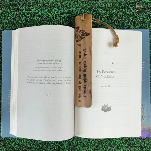 Set_of_2_Om_Sarve_Mantra_Engraved_Wooden_Bookmark