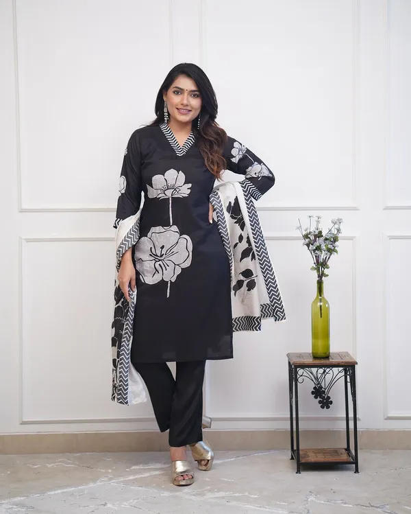 Black_Cotton_Muslim_printed_Kurta_Pant_And_Dupatta_Set_For_Women