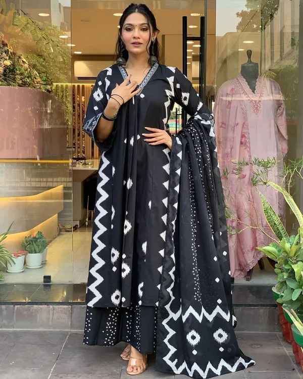 Black_Cotton__A-Line_Printed_Kurta_Pant_And_Dupatta_Set_For_Women