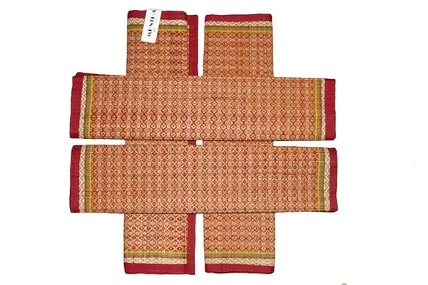 Pooja_Aasan_|_Foldable_Handwoven_Organic_|Made_With_Madurkathi_|_Best_For_Japa,_Sitting,_Meditation