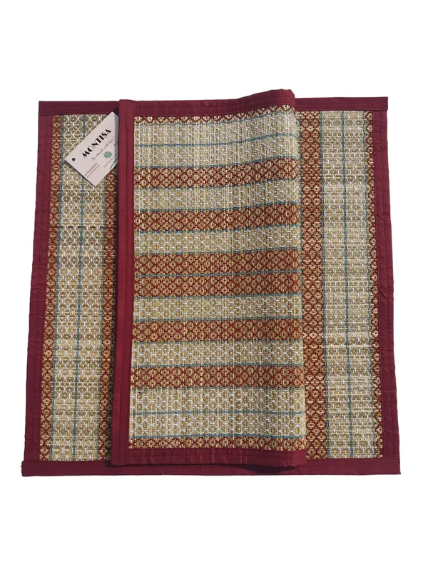 Pooja_Aasan_|_Foldable_Handwoven_Organic_|Made_With_Madurkathi_|_Best_For_Japa,_Sitting,_Meditation