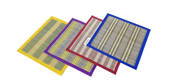 Pooja_Aasan_|_Foldable_Handwoven_Organic_|Made_With_Madurkathi_|_Best_For_Japa,_Sitting,_Meditation