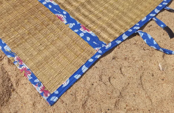 Chatai_Floor_Mat_|_Foldable_Handwoven_Organic_|Made_With_Madurkathi_|_Best_For_Sleeping,_Sitting,_Yoga