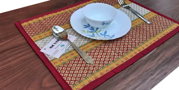 Pack_Of_6_Table_Mat_With_Runner_And_6_Coasters_|_Foldable_Handwoven_Organic_|Made_With_Madurkathi