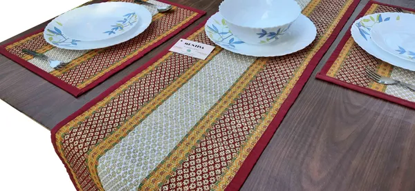 Pack_Of_6_Table_Mat_With_Runner_And_6_Coasters_|_Foldable_Handwoven_Organic_|Made_With_Madurkathi