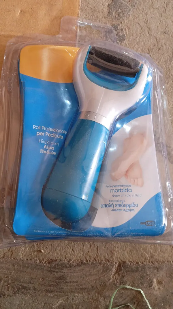 Blue_Electronic_Callous_Remover_For_Feet_|_Battery_Powered_&_Usb_with_Roller