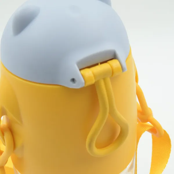 Multicolor_Leakproof_And_Bpa_Free_Plastic_Water_Bottle_(1_Pc_)