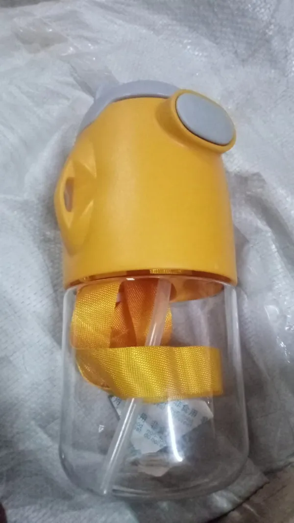 Multicolor_Leakproof_And_Bpa_Free_Plastic_Water_Bottle_(1_Pc_)