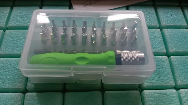 Multicolor_32_In_1_Mini_Screwdriver_Bits_Set_With_Magnetic_Flexible_Extension_Rod