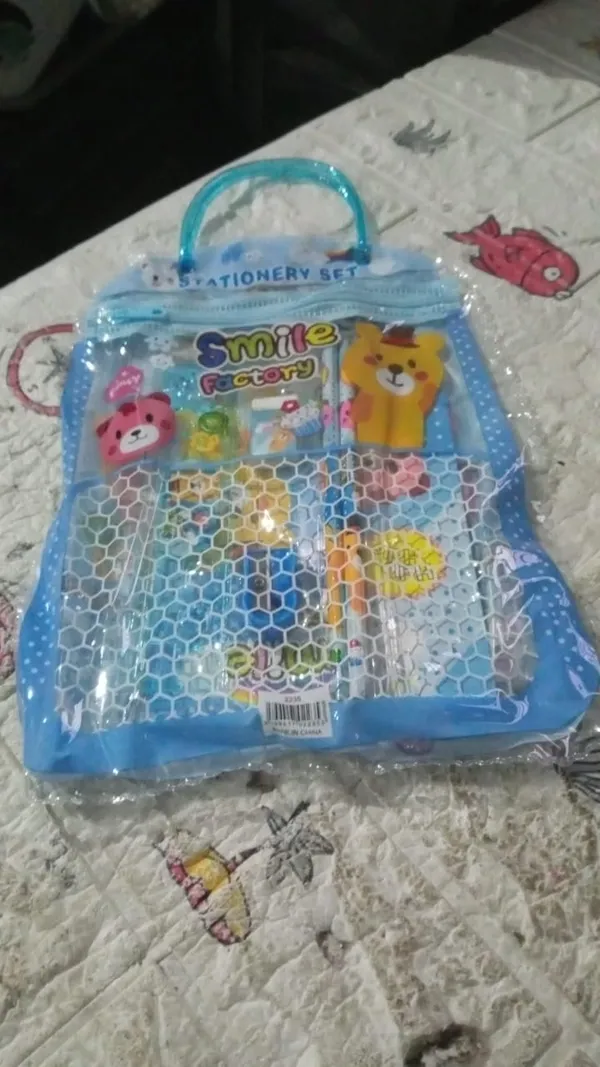 Multicolor_Stationery_Kit_For_Kids_(2_Pencil,_1_Scale,_1_Notebook,1_Sharpener,_1_Eraser_&_With_Zip_Bag)_(6_Pcs)