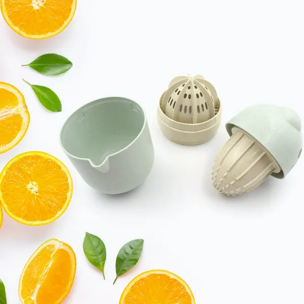 Multicolor_Manual_Portable_&_Food-Grade_Plastic_Citrus_Juicer_(1_Pc)
