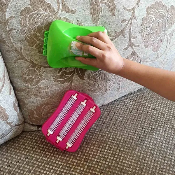 Multicolor_Plastic_Handheld_Carpet_Roller_Brush_Cleaning_With_Dust_Crumb_Collector