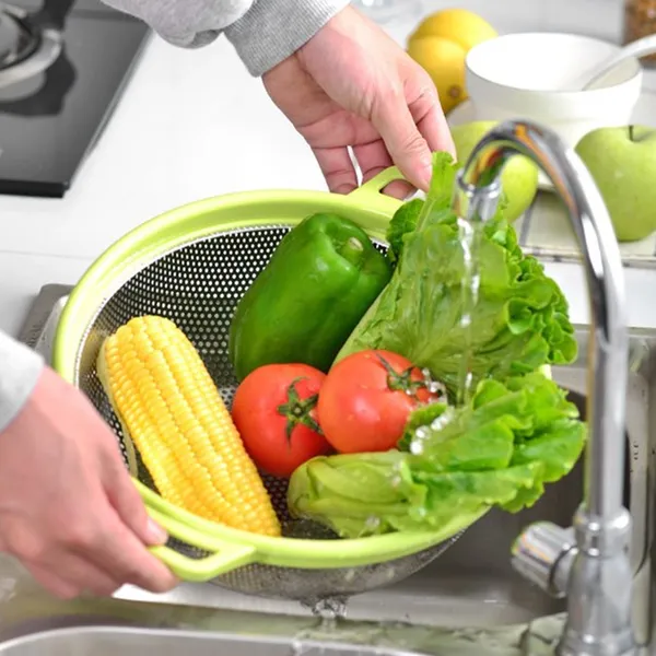 Multicolor_Stainless_Steel_Colander_With_Handle_-_Large_Metal_Mesh_Basket_Strainer_(1_Pc)