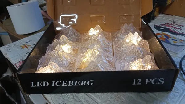 Multicolor_Iceberg_Design_Flameless_Led_Unique_Plastic_Night_Light