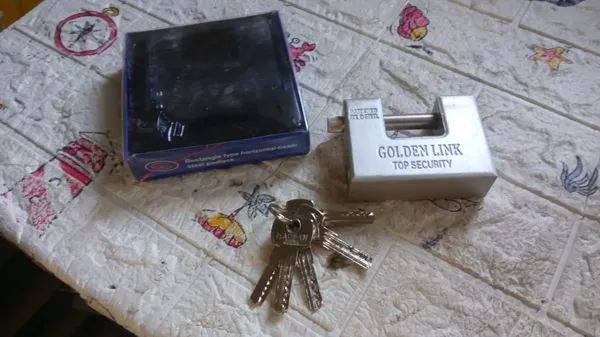 Multicolor_Rectangular_Hardened_Stainless_Steel_Padlock_(5_Keys)_(94Mm)