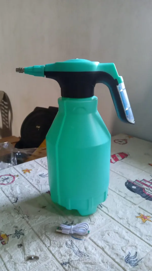 Multicolor_Automatic_Rechargeable_Battery_Powered_Sprayer_For_Garden_Fertilizing_(1Pc)_(3Ltr)