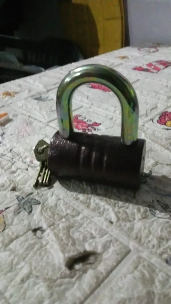 Black_Brass_Core_And_Thickened_Spray_Iron_Door_Lock_With_5_Pc_Keys_(82_Mm_)