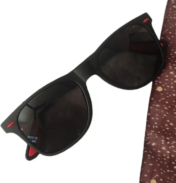 Black_And_Red_Polycarbonate_Rectangular_Full-Frame_Sunglasses_For_Men_And_Women