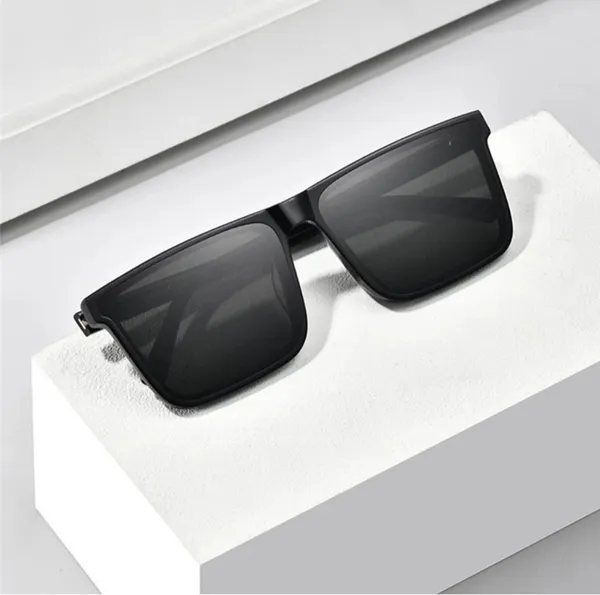 Black_Polycarbonate_Rectangular_Full-Frame_Sunglasses_For_Men_And_Women