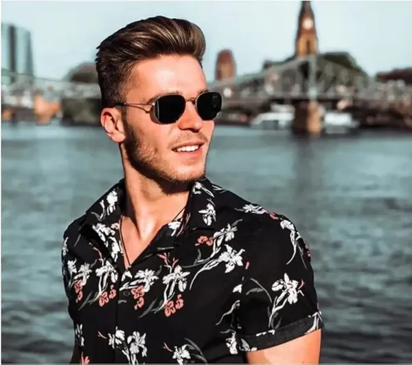 Golden_Polycarbonate_Oval_Full-Frame_Sunglasses_For_Men_And_Women