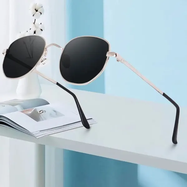 Golden_Polycarbonate_Oval_Full-Frame_Sunglasses_For_Men_And_Women