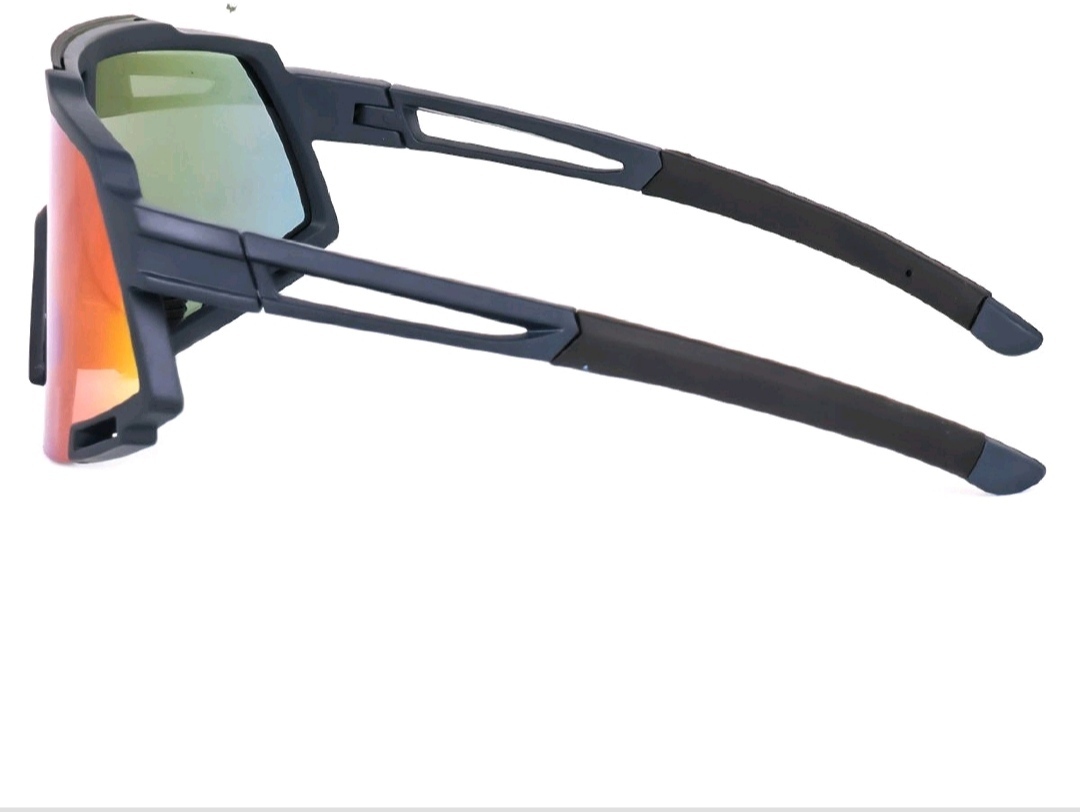 Black_Polycarbonate_Full-Frame_Sports_Cricket_Goggles_For_Men_And_Women