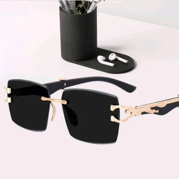 Golden_And_Black_Metal_Cat-Eye_Full-Frame_Sunglasses_For_Men_And_Women