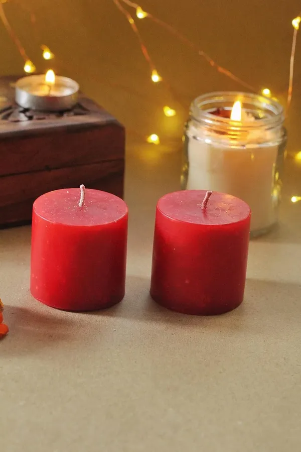 Pack_of_2_Red_Rose_Scented_Paraffin_Wax_Pillar_Candles_For_Meditation,_Spa