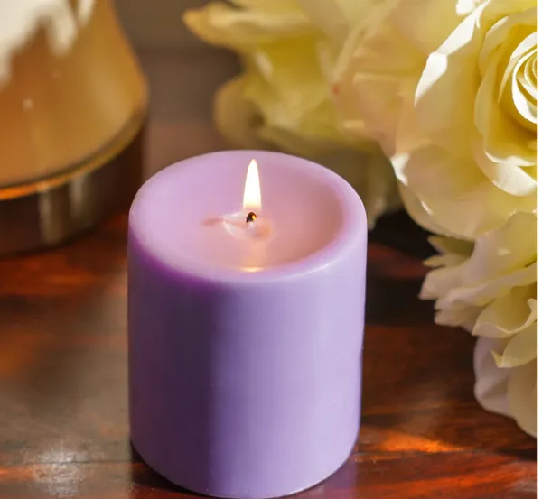 Purple_Lavender_Scented_Paraffin_Wax_Pillar_Candles_For_Meditation,_Spa