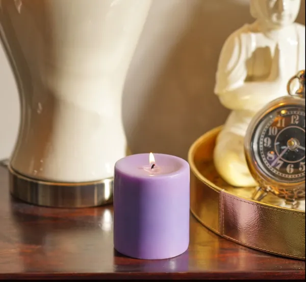 Purple_Lavender_Scented_Paraffin_Wax_Pillar_Candles_For_Meditation,_Spa