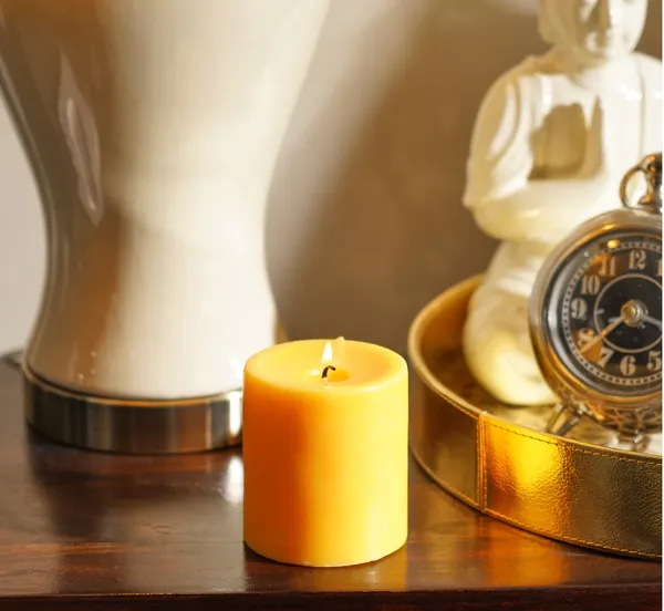 Yellow_Sandalwood_Scented_Paraffin_Wax_Pillar_Candles_For_Meditation,_Spa