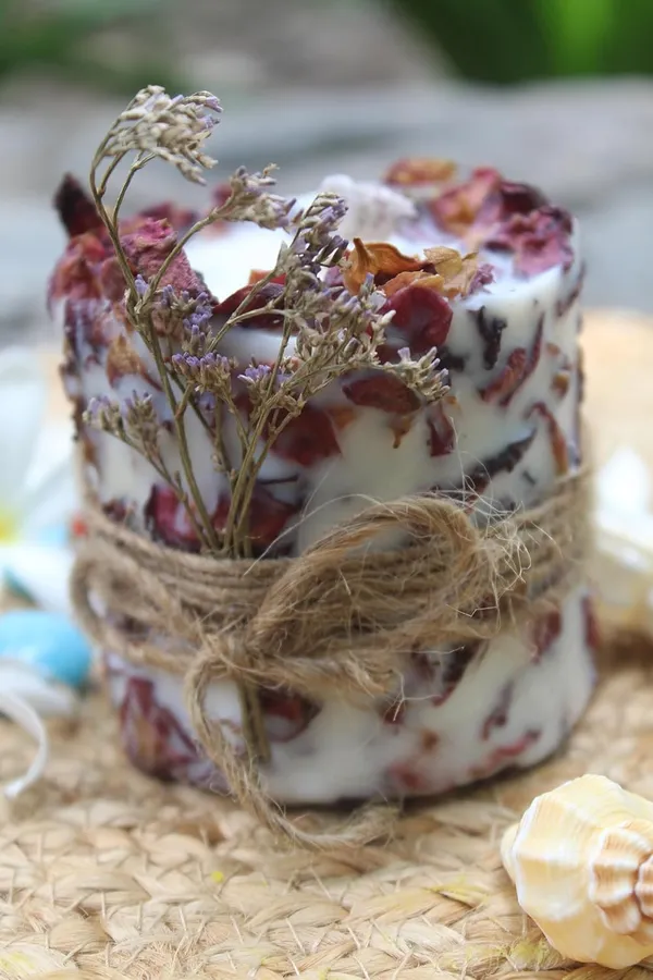 Real_Petal_Rose_Sented_Soya_Wax_Pillar_Candles_For_Meditation,_Spa