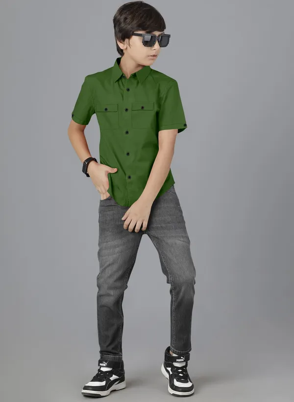 Green_Cotton_Blend_Regular_Fit_Half_Sleeve_Solid_Long_Shirt_For_Boys