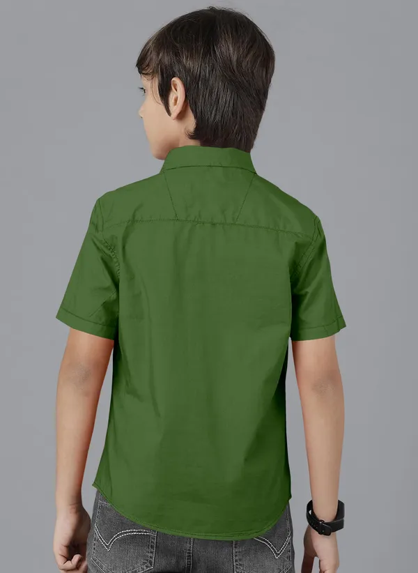 Green_Cotton_Blend_Regular_Fit_Half_Sleeve_Solid_Long_Shirt_For_Boys