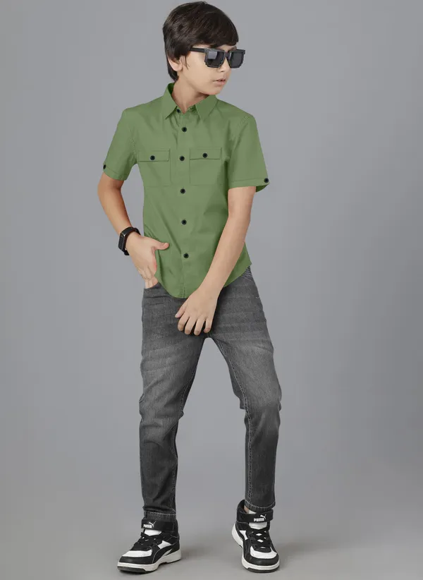 Light_Green_Cotton_Blend_Regular_Fit_Half_Sleeve_Solid_Long_Shirt_For_Boys