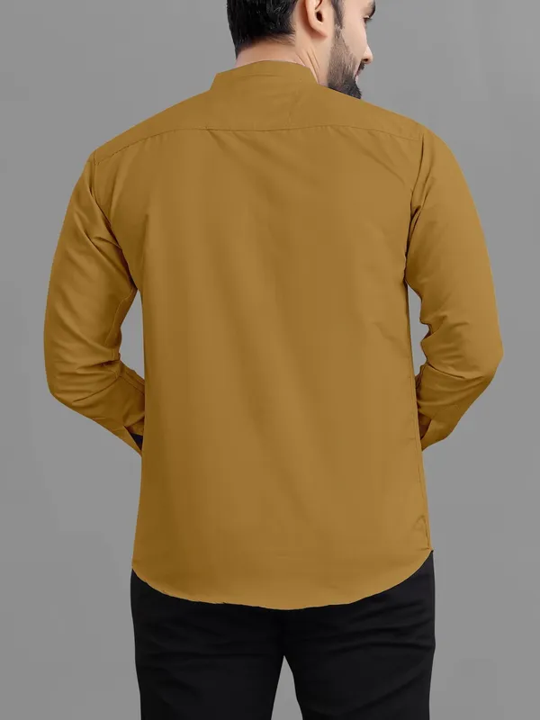Mustard_Cotton_Blend_Regular_Fit_Full_Sleeve_Solid_Long_Shirt_For_Men