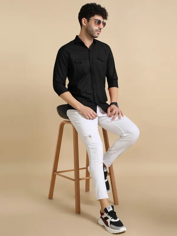 Black_Cotton_Blend_Regular_Fit_Full_Sleeve_Solid_Long_Shirt_For_Men
